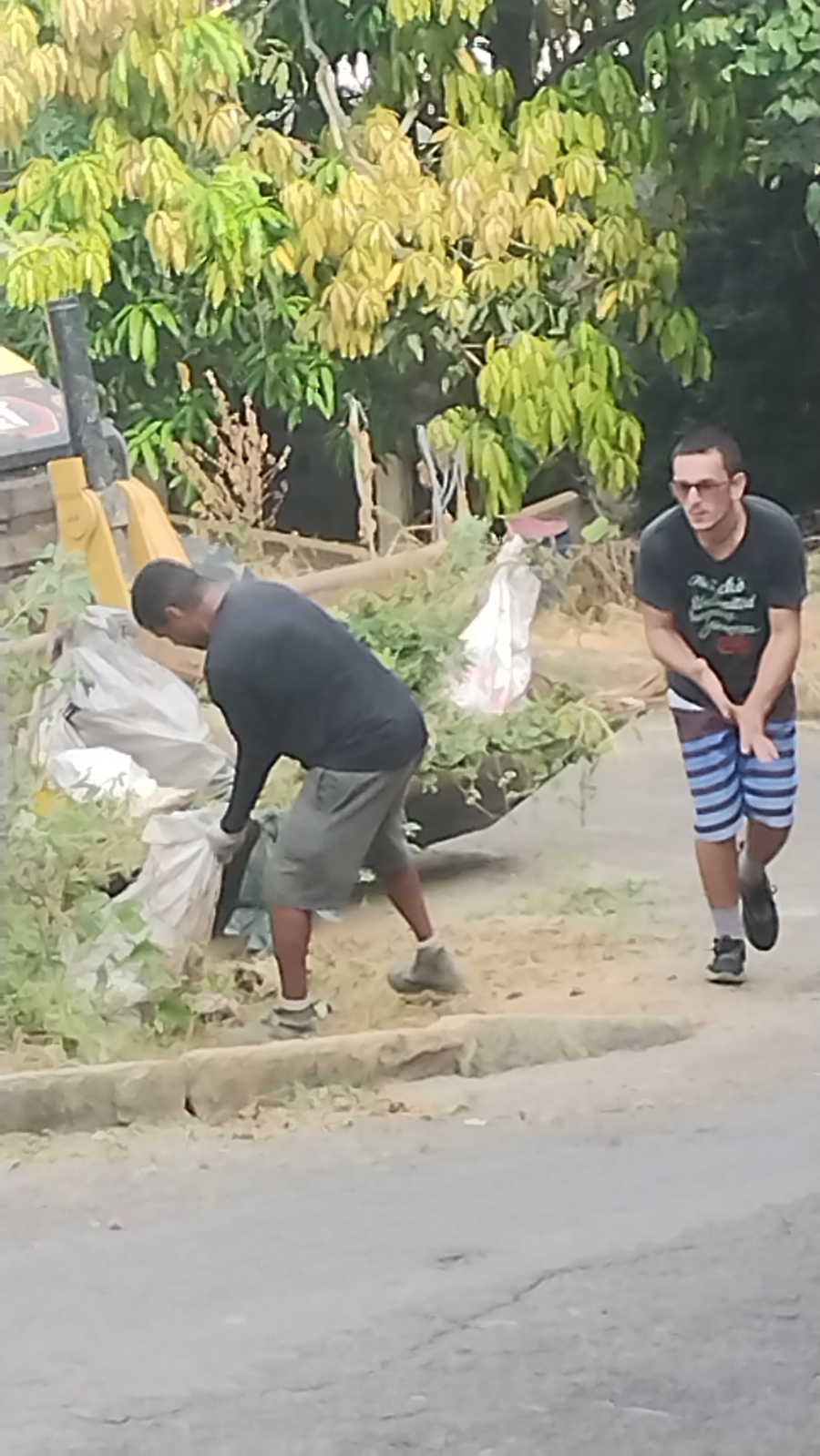 Prefeitura de Além Paraíba Realiza Mutirão de Limpeza no Bairro Bela Vista